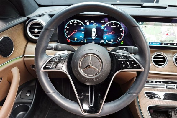 2022 Mercedes-Benz E-Класс с пробегом 40 603 км