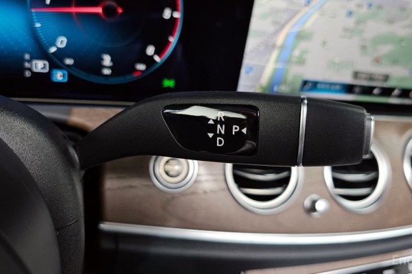 2022 Mercedes-Benz E-Класс с пробегом 53 502 км