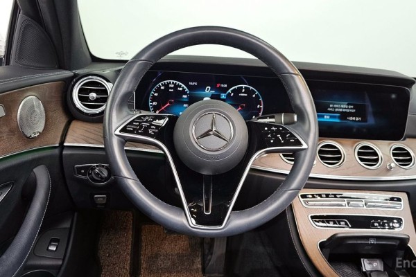 2022 Mercedes-Benz E-Класс с пробегом 53 502 км