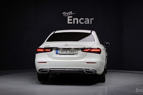 2022 Mercedes-Benz E-Класс с пробегом 42 559 км