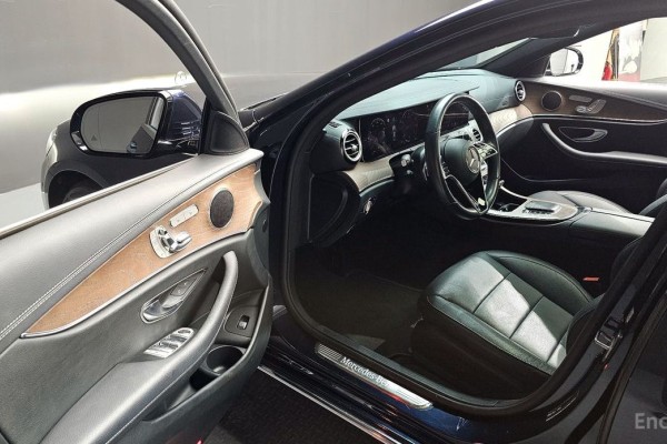 2022 Mercedes-Benz E-Класс с пробегом 57 027 км