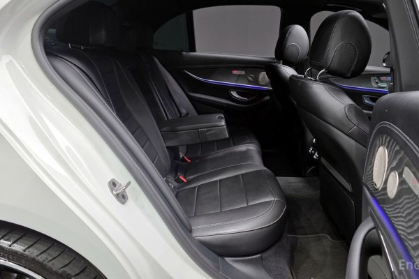 2022 Mercedes-Benz E-Класс с пробегом 45 978 км