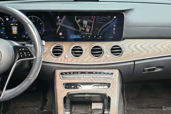 2022 Mercedes-Benz E-Класс с пробегом 57 027 км