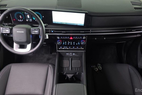 2023 Hyundai Santa Fe с пробегом 8 240 км