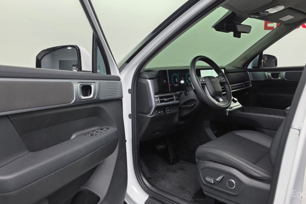 2023 Hyundai Santa Fe с пробегом 8 240 км