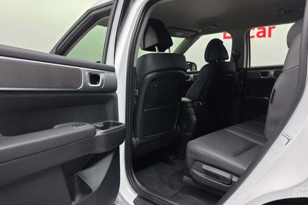 2023 Hyundai Santa Fe с пробегом 8 240 км