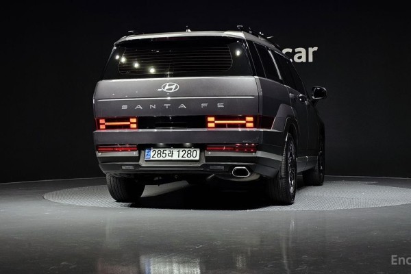 2023 Hyundai Santa Fe с пробегом 17 362 км