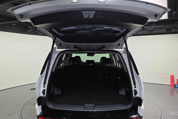 2025 Hyundai Santa Fe с пробегом 8 628 км