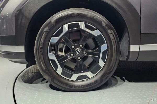 2023 Hyundai Santa Fe с пробегом 17 362 км