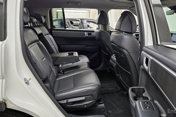 2023 Hyundai Santa Fe с пробегом 57 076 км