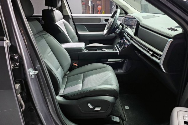 2023 Hyundai Santa Fe с пробегом 17 362 км