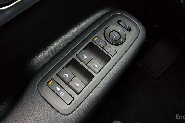 2023 Hyundai Santa Fe с пробегом 17 362 км