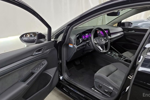 2022 Volkswagen Golf с пробегом 31 639 км