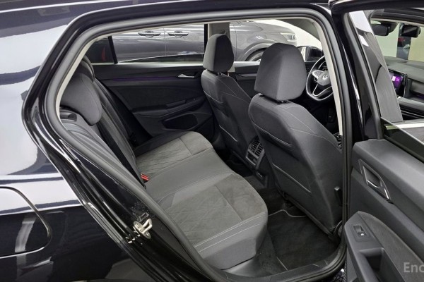 2022 Volkswagen Golf с пробегом 31 639 км