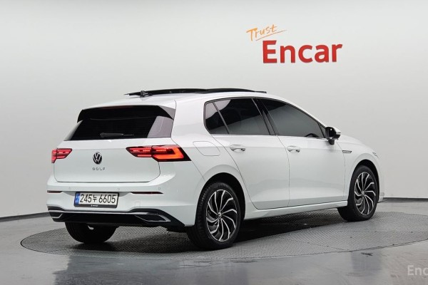 2022 Volkswagen Golf с пробегом 19 408 км