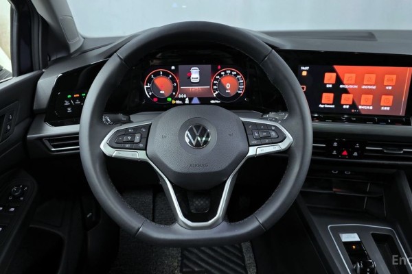 2022 Volkswagen Golf с пробегом 48 614 км