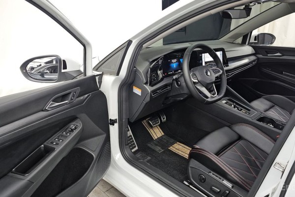 2022 Volkswagen Golf с пробегом 96 402 км